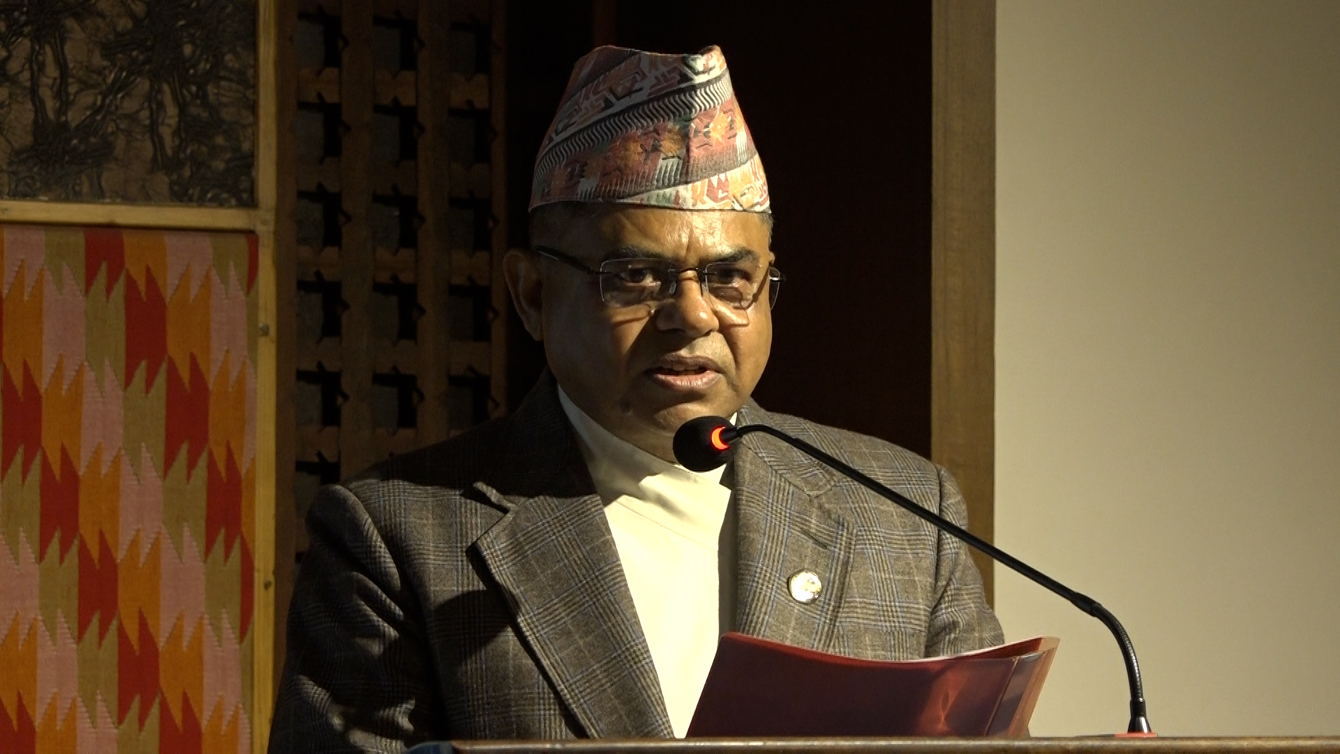 सार्वजनिक खर्चको प्रभावकारिता र सेवा प्रवाहमा अझैपनि समस्या छः मन्त्री सिन्हा